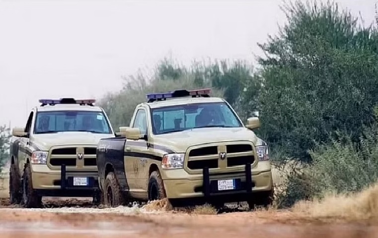 مواطن يلقي القبض عليه بتهمة إشعال النار في أراضي الغطاء النباتي بالري